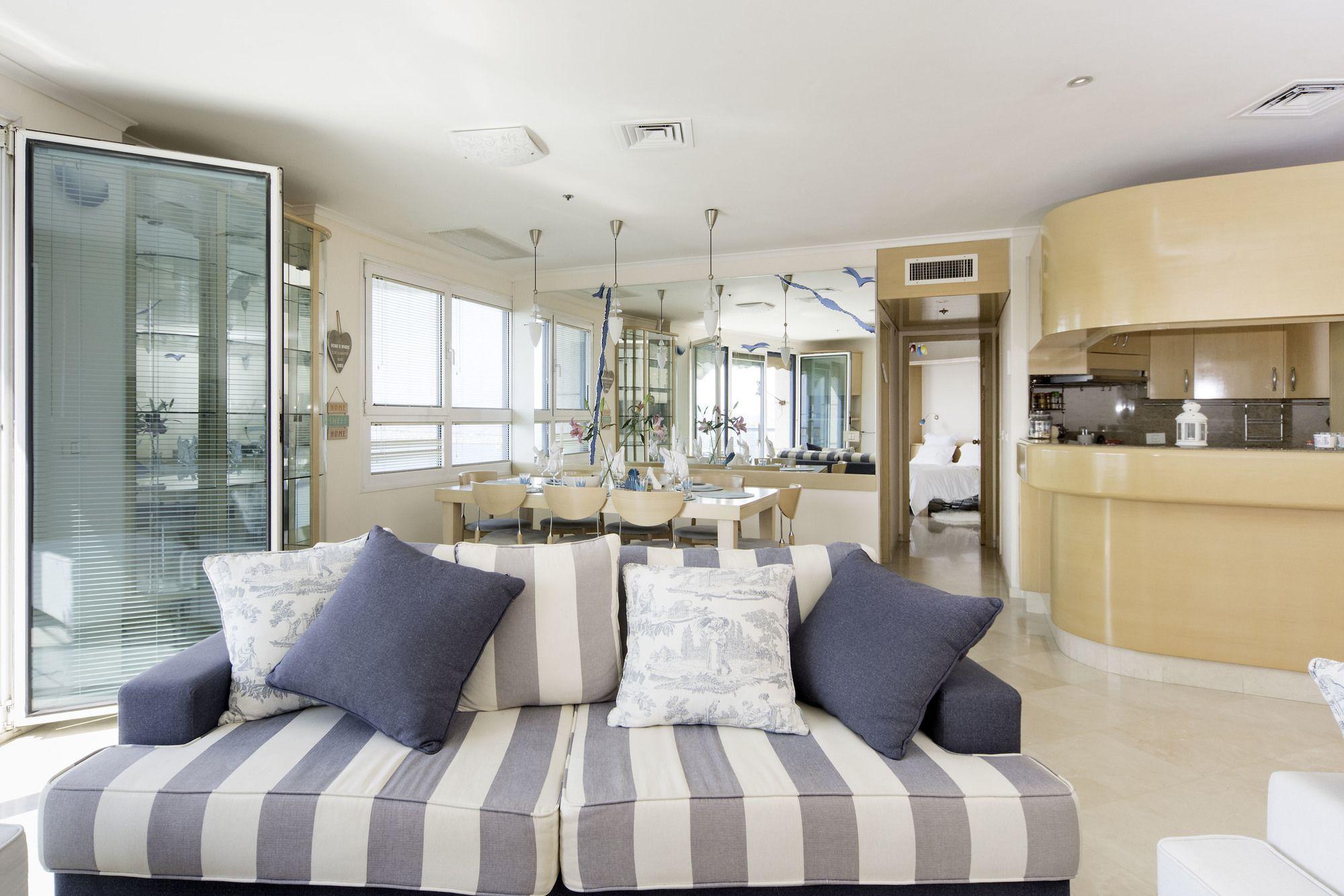Excellent Beachfront Apt W/ Pool Access By Sea N' Rent Tel Aviv Bagian luar foto