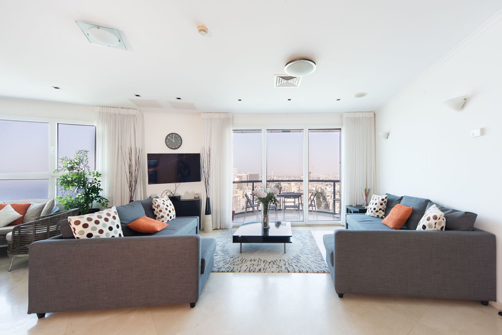 Excellent Beachfront Apt W/ Pool Access By Sea N' Rent Tel Aviv Bagian luar foto