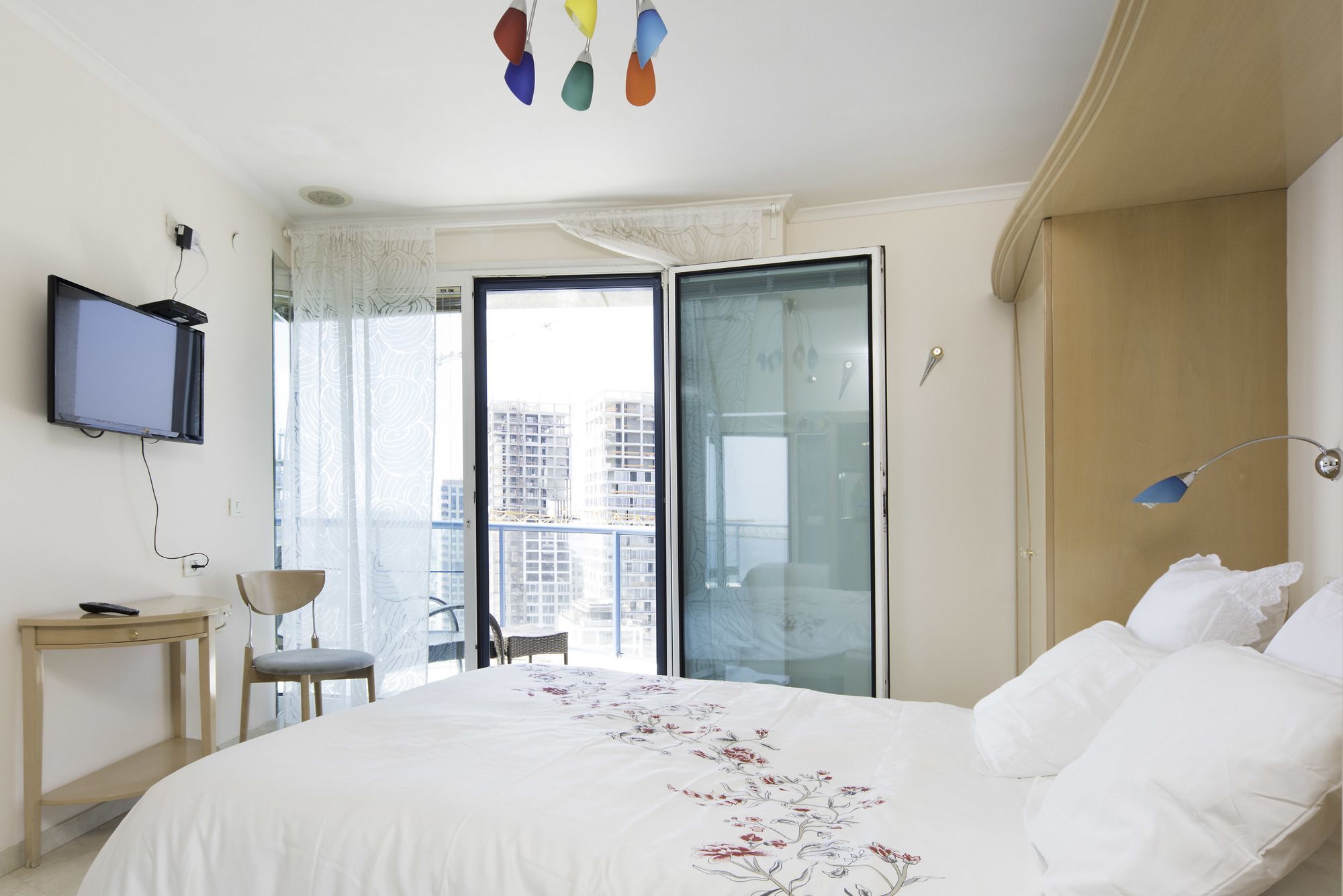 Excellent Beachfront Apt W/ Pool Access By Sea N' Rent Tel Aviv Bagian luar foto