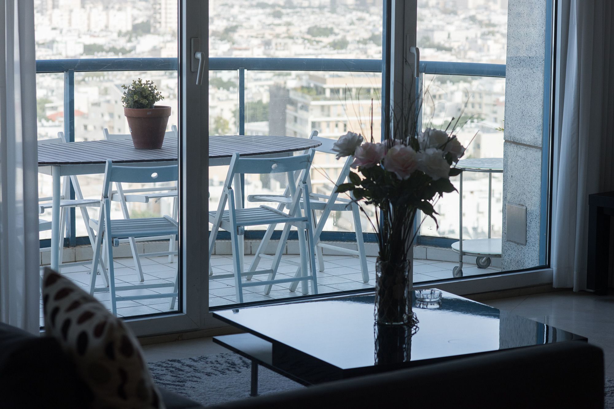 Excellent Beachfront Apt W/ Pool Access By Sea N' Rent Tel Aviv Bagian luar foto